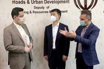 استقبال شرکتهای چینی در چهارچوب سند همکاری ۲۵ ساله ایران و چین درخصوص تامین مالی پروژههای زیرساختی حمل و نقلی جلسه معاون وزیر راه و شهرسازی با نمایندگان کشور چین
