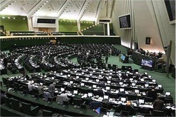 مخالفت نمایندگان با کلیات طرح انتزاع بخش ساختمان و شهرسازی از وزارت راه و شهرسازی صحن مجلس
