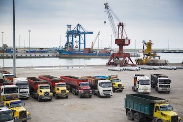 حذف قوانین زاید و دست و پاگیر برای سرمایه گذاری و توسعه بنادر بندر امیر آباد