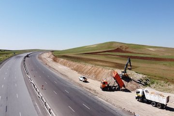 ارتقای ایمنی جادهها در آذربایجان شرقی/ جابهجایی بیش از ۹۳ میلیون تردد در سه ماهه ابتدایی سال جاری  راهدارمحوری آذربایجان شرقی.jpg