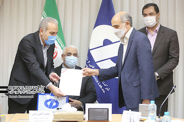 اعضای جدید هسته مرکزی گزینش شرکت آزمایشگاه فنی و مکانیک خاک معرفی شدند مراسم تكريم و معارفه اعضاي هسته گزينش شركت آزمايشگاه فنى و مكانيك خاك