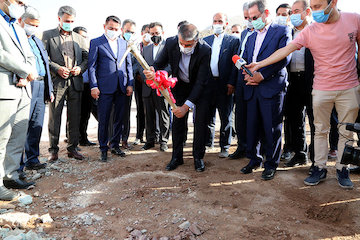 افتتاح و کلنگزنی ۲۲۰۰ میلیارد تومان پروژه روبنایی و زیربنایی در شهر جدید پردیس آیین بهرهبرداری و کلنگزنی ۲۲۰۰ میلیارد تومان پروژه عمرانی در شهر جدید پردیس با حضور وزیر راه و شهرسازی