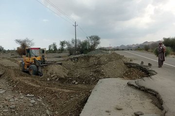 سیل به بیش از ۵ هزار و ۵۰۰ واحد مسکونی در سیستان و بلوچستان و فارس آسیب وارد کرد/پیشنهاد تخصیص ۲۷۰ میلیون تومان تسهیلات به واحدهای سیلزده خسارت سیل به جاده های جنوب سیستان و بلوچستان