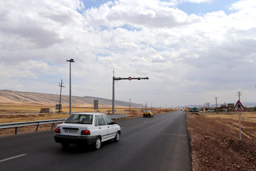 کاهش۱۱/۱ درصدی تردد در محورهای برونشهری  کرمانشاه - تردد شمار