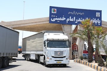 آمادگی ناوگان حمل و نقل جاده ای خوزستان برای جابجایی کالاهای اساسی از بندر امام(ره) گزارش حمل کالای اساسی از بندر امام خمینی(ره)