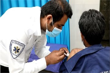 دریانوردان بندر چابهار، واکسن کرونا دریافت کردند واكسن كرونا