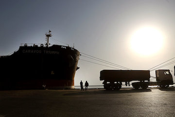 جابجایی بیش از ۱۶ میلیون تن کالایهای اساسی از بندر امام (ره) به سراسر کشور/ رشد ۳۷ درصدی حمل کالای اساسی نسبت به مدت مشابه سال قبل جا به جایی روزانه 62 هزار تن کالاهای اساسی از بندر امام خمینی