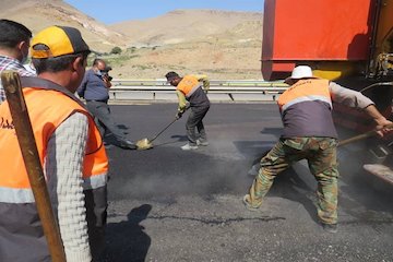 تولید آسفالت گرم با بازیافت ۱۰۰درصدی تراشههای آسفالت در قزوین برای نخستین بار در کشور تولید آسفالت گرم