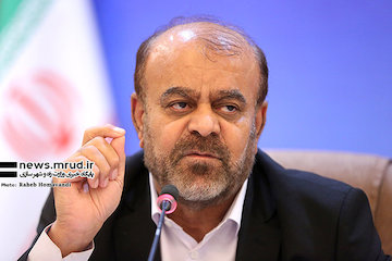 اعتبارات مناسبی برای توسعه راههای استان فارس در نظر گرفته شده است/ احداث ۱۰۰ هزار واحد مسکونی در فارس به زودی آغاز میشود/ برنامه ریزی برای دو بانده کردن محور فارس به عسلویه و جم / ساخت مسکن در استان مشکلی از لحاظ زمین ندارد رستم قاسمی