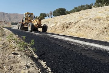تلاش برای تکمیل پروژه محور شهرکرد به خوزستان طی دو سال آینده/ لزوم توسعه وبهرهگیری از حمل و نقل ترکیبی در کشور حمل و پخش 1000 تن رودمیکس در راههای استان چهارمحال و بختیاری