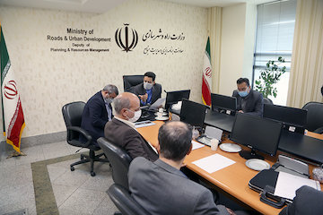 تلاش برای تسریع در تکمیل و بهرهبرداری از آزادراه مهم اصفهان-شیراز جلسه بررسی آخرین وضعیت سرمایه گذاری احداث آزادراه اصفهان - شیراز