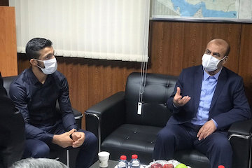 واگذاری زمین در شهر صدرا شیراز برای ساخت ورزشگاه جهت توسعه ورزش استان فارس/ هماهنگی های درخصوص مسکن ورزشکاران انجام خواهد شد دیدار وزیر راه و شهرسازی با طلایی های کشتی فرنگی کشورمان در شیراز