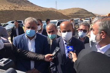 پیشرفت ۹۳ درصدی احداث ۶ قطعه از آزادراه اصفهان-شیراز/ توافق برای تسریع احداث آزادراه وزیر در جمع