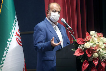 آغاز نوسازی ناوگان جادهای و ریلی در یک ماه آینده با مشارکت وزارتخانههای راه و صمت/مجوز مرز هوایی فرودگاه سمنان صادر شد/اختصاص ۴۰۰ میلیاردتومان به توسعه راههای سمنان  رستم قاسمی