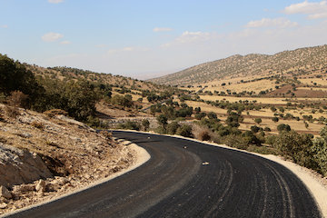 ۶ هزار کیلومتر از راههای روستایی آذربایجان شرقی آسفالت است/ خرابی زودهنگام رویه آسفالت بر اثر اختلاف شدید دما در تابستان و زمستان/ همکاری اداره کل راهداری با دهیاریها در راهداری زمستانی راههای روستایی کرمانشاه - راه روستایی
