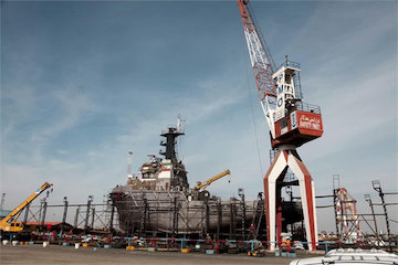 دو شناور بزرگ جستجو و نجات دریایی با اعتبار بیش از ۲۵ میلیون یورو در جزیره کیش در دست ساخت است شناورها در بندر امام(ره)