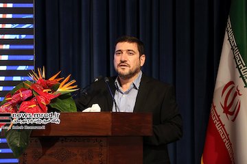 تردد سالانه ۵۰ هزار فروند کشتی در بنادر ایران/ برنامهریزی برای دستاوردهای بزرگ در بنادر کشور/ حمایت سازمان بنادر از سرمایهگذاری در حوزه دریایی مراسم تکریم و معارفه معاون وزیر راه و شهرسازی و مدیر عامل سازمان بنادر و دریانوردی