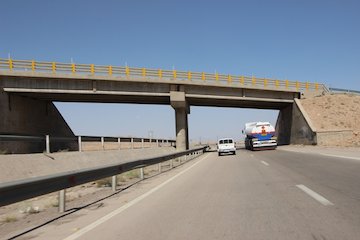 خط کشی ۲۳۴۰ کیلومتر از محورهای مواصلاتی خراسانجنوبی/انسداد تونل محور جدید طالقان به هشتگرد از اول آذر / بررسی ظرفیتهای ترانزیتی در نشست کارگروه ملی دیپلماسی حمل و نقل جاده
