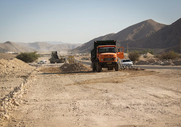 کاهش هزینههای پروژههای حمل و نقل با استفاده از قطعات ایرانی/ نقش موثر نمایشگاه حمل و نقل در توسعه کار شرکتها بازدید از جاده خیرساز کاریان