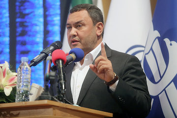 صنعت هوانوردی مهمترین موضوع مذاکرات ایران با ۱+۵ بود/ لزوم به اهتزاز درآوردن پرچم ایران در صنعت هوانوردی با استفاده از ظرفیت نخبگان، جوانان و شرکتهای دانشبنیان برگزاری مراسم تکریم سرپرست و تودیع رییس جدید سازمان هواپیمایی کشوری
