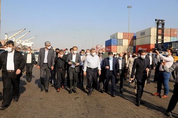 بندر شهید رجایی نقش کلیدی در توسعه اقصاد ملی دارد/ حمل یکسره کالاهای اساسی از بنادر؛ سیاست جدی دولت سیزدهم/ پیگیری برای رفع گرههای اقتصادی از زنجیره تولید بازدید