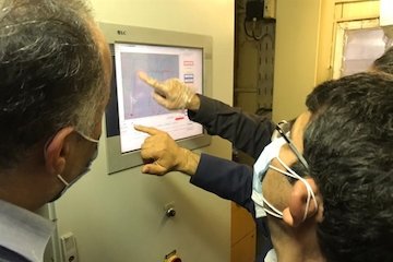 بازدید رئیس مرکز تحقیقات راه، مسکن وشهرسازی از کارخانه تولید مصالح ساختمانی دانشبنیان/تاکید بر حمایت از تولیدهای شرکتهای دانشبنیان  بازدید