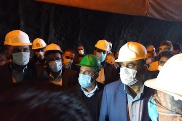 پیشبینی اعتبار برای بازسازی محور خرمآباد-پل دختر/ برنامهریزی برای ۴ خطه کردن ۲۰۰ کیلومتر راه در استان لرستان وزیر