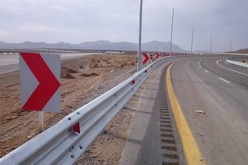 ۸۱ درصد از راههای روستایی زنجان آسفالت است/احیای راه ابریشم و جایگاه ایران در کلان پروژه «ابتکار کمربند و جاده» جاده