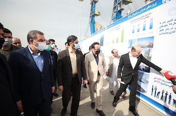 بندر چابهار اولین بندر حمل یکسره کشور/ توجه دولت به افزایش صادرات و کاهش هزینه حمل و نقل با هوشمندسازی بنادر/توسعه چابهار با اتصال راه آهن جنوب به شمال  بازدید