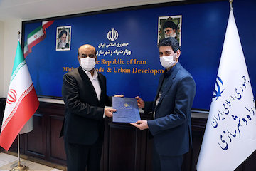 سرپرست مرکز تحقیقات راه، مسکن و شهرسازی منصوب شد تودیع ومعارفه