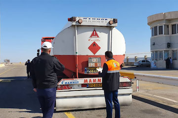 صدور بیش از ۷ هزار کارت سلامت برای رانندگان بخش حمل و نقل عمومی جاده ای کالا و مسافر سیستان و بلوچستان صدور بیش از 7 هزار کارت سلامت برای رانندگان بخش حمل و نقل عمومی جاده ای کالا و مسافر سیستان و بلوچستان