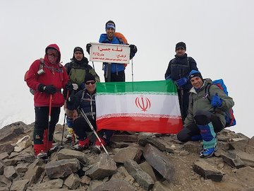 صعود زمستانه کوهنوردان اداره كل راه وشهرسازي خراسان رضوي به قله ۲۶۰۰ متری «چمن» خراسان رضوی
 كوه -چمن-2-11-1400.jpg