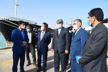 بازدید سفیر ژاپن در ایران از بندر امام خمینی (ره) بازدید سفیر ژاپن در ایران از بندر امام (ره)