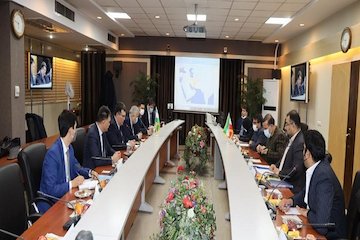 تاکید بر توسعه همکاریهای حمل و نقل بین المللی جادهای میان ایران و ازبکستان جلسه