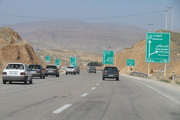 افزایش ۰.۸ درصدی تردد در محورهای برونشهری تردد خودروها