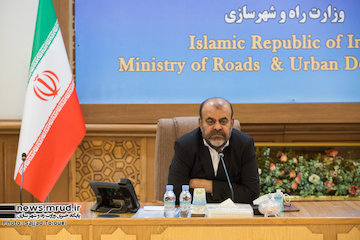 بهرهمندی از ظرفیتهای قانونی برای رفع موانع تولید مسکن/مشارکت انبوه سازان، بسیج سازندگی و بنیادمسکن در اجرای طرح نهضت ملی مسکن  جلسه مجازی وزیر راه و شهرسازی با مدیران حوزه مسکن در استانها