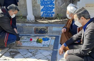 تجدید میثاق كاركنان اداره كل راه و شهرسازی خراسان رضوی با آرمان های شهدای انقلاب اسلامی غبارروبي مزار شهدا (3).jpeg