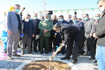 کلنگ زنی احداث هزار و ۶۱۲ واحد مسکونی طرح اقدام ملی مسکن در شهرکرد کلنگ زنی استاندار.jpg