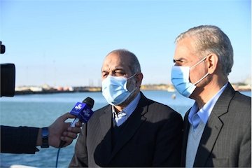 نقش بسزای بندر امام در تامین کالاهای اساسی/ لزوم همکاری همه بخشها در سرعتبخشی ترخیص کالا در این بندر بازدید وزیر کشور از بندر امام (ره)