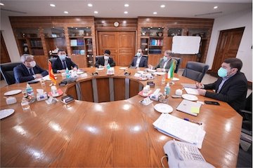 استقبال بیشکک از سرمایهگذاری در پسکرانه بندر شهید رجایی/ اعلام حمایت ایران از سرمایهگذاری منطقه و همسایگان در پسکرانه بنادر دیدار سفیر قرقیزستان با مدیرعامل سازمان بنادر