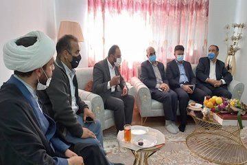 دیدار مشاور وزیر راه و شهرسازی در امور ایثارگران با خانواده شهدای سیستان و بلوچستان دیدار خانواده شهدا دکتر  مردانیان زاهدان.jpg
