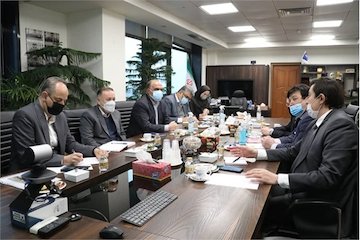 تأکید بر توسعه حمل و نقل ترکیبی و راهاندازی کشتیرانی رو-رو در دریای خزر/ علاقهمندی آلماتی برای تغییر مسیر ترانزیت کالاهای قزاقستان از طریق بنادر ایران دیدار مدیر بندر آکتائو قزاقستان با مدیرکل تراتزیت و لجستیک سازمان بنادر