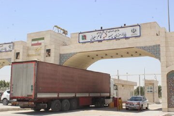 ترانزیت بیش از ۶۰ هزار تن کالا از پایانه شهید قاسم سلیمانی پایانه مرزی.jpg