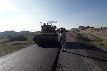 پایان پروژه بهسازی و آسفالت جاده کفشکنان -بلوط حصار /آغاز ادامه عملیات بهسازی جهت آسفالت راه روستایی پشت کوه ملا طهماسب روکش آسفالت بلوط حصار
