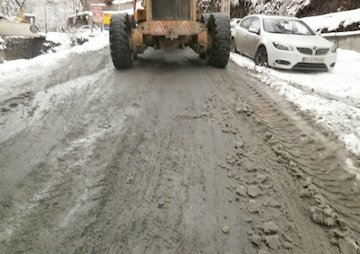 ۱۱ هزار تن شن و نمک در راهدارخانه های ایلام ذخیره شد اجرای عملیاتهای راهداری زمستانی با مصرف هزار و 500 تن شن و نمک