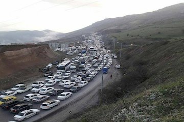 ترافیک سنگین در برخی از محورهای مواصلاتی تردد جاده ای.jpg