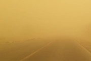 حضور راهداران درمنطقه سیستان باتوجه به طوفان های شن وماسه جهت سفر ایمن کاربران جاده ای
