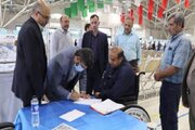 ادای احترام مدیرعامل شرکت عمران شهرهای جدید به شهدای اصفهان