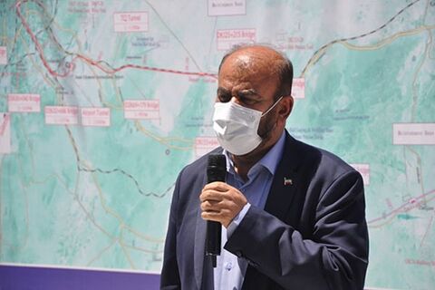 درخواست از رئیس جمهوری برای پشتیبانی از تکمیل پروژه قطار سریعالسیر تهران - قم - اصفهان سفر وزیر راه و شهرسازی به اصفهان