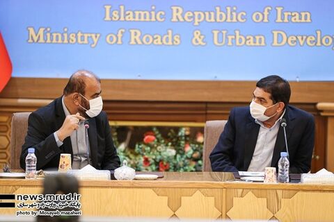بررسی برنامههای تأمین مالی مسکن برای دهکهای کم درآمد و متوسط / تفویض اختیار به استانداران برای تسریع در روند ساخت مسکن در شهرهای کوچک محمد مخبر- وزیر